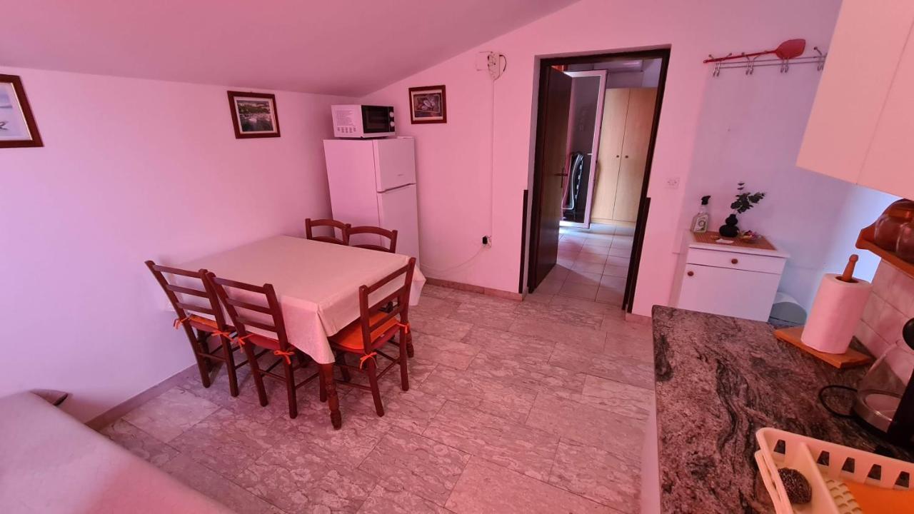 Apartmani Kod Barbe Vir Exterior photo